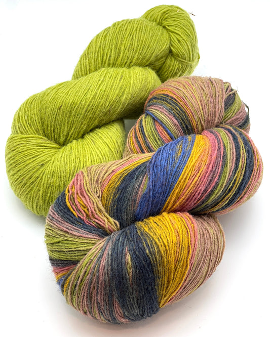 Exclusive iDOKNiT fingering weight heritage yarn, DUNDAGA 6.1 from Paces Vilnas Fabrika, Latvia. A traditional single-ply blend of 70% Latvian wool and 30% Latvian merino, providing 420m per 100g. Processed to retain 70% natural lanolin for unique warmth and a soft bloom. Curated by iDOKNiT in various authentic multi-color batches for rustic, high-quality knitwear.