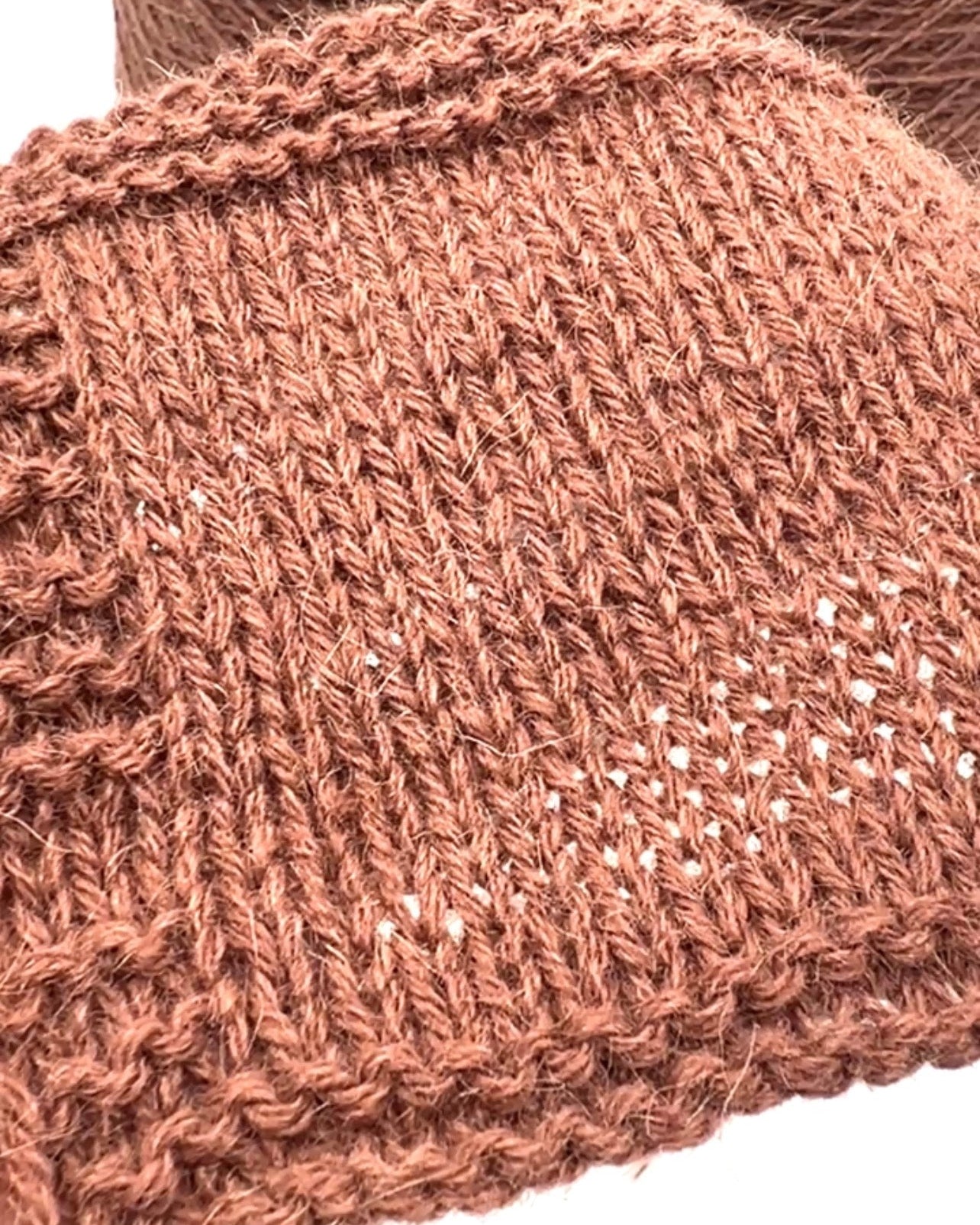 Luxury iDOKNiT Filitaly Lab PEPITA yarn featuring a delicate 75% Baby Alpaca and 25% Polyamide lace weight blend in Nm 2/14000 for high-end Italian knitwear.