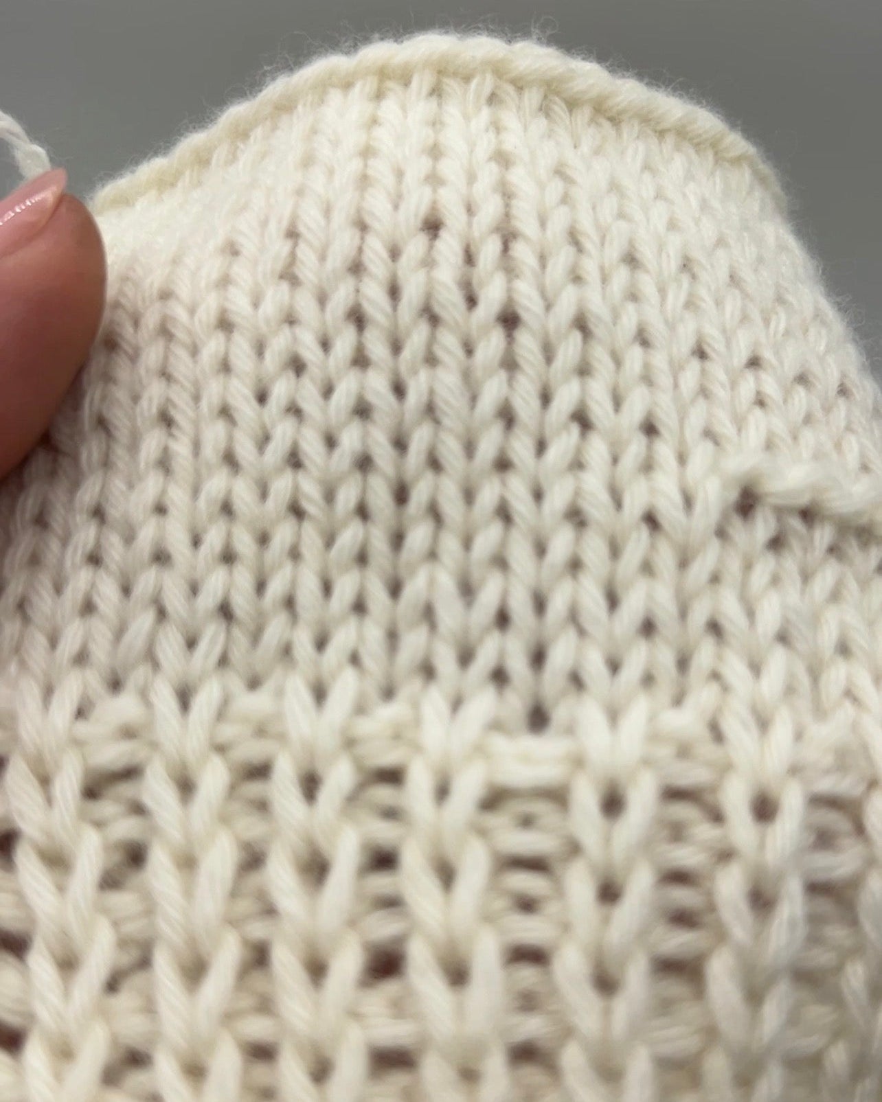 Professional grade RiGo SIBERIA knitting yarn from iDOKNiT, featuring an elite 30% Cashmere and 70% Merino Wool blend. This authentic Italian-made Light DK weight yarn is curated by iDOKNiT for luxury knitwear projects requiring exceptional softness and structural integrity.