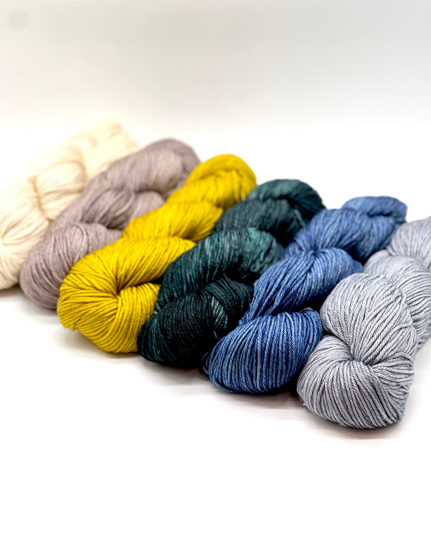 Premium iDOKNiT worsted weight yarn, RIOS by Malabrigo Peru. 100% superwash merino wool, 4-ply construction for stitch definition, 192m/100g. Hand-dyed authentic Peruvian yarn curated by iDOKNiT for durable, soft, and professional knitting projects.