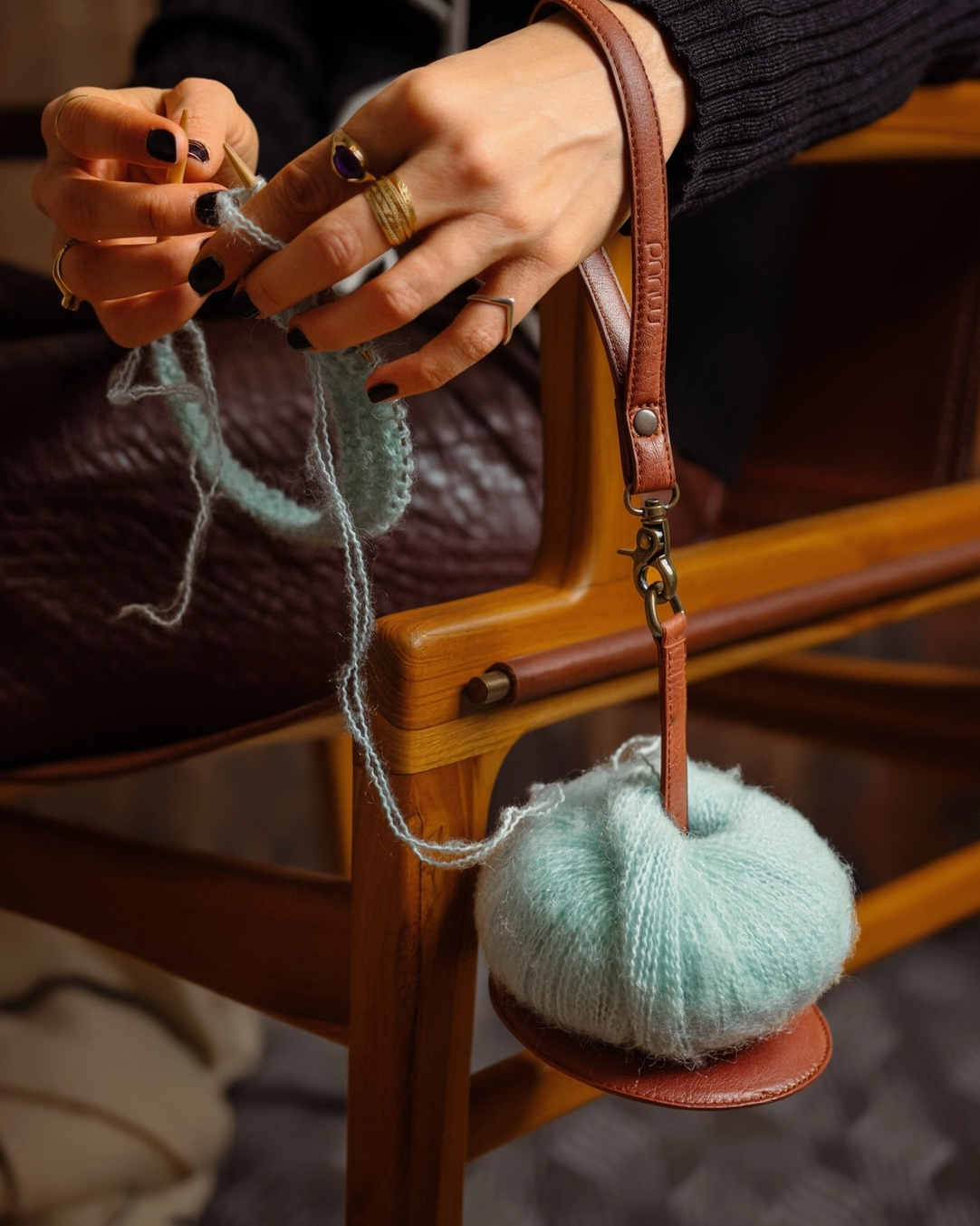 muud GYRIT genuine leather portable yarn holder with wrist strap from iDOKNiT
