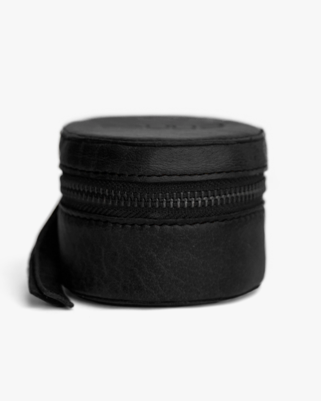 muud HELSINKI genuine leather cylindrical knitting accessories case with zipper closure from iDOKNiT
