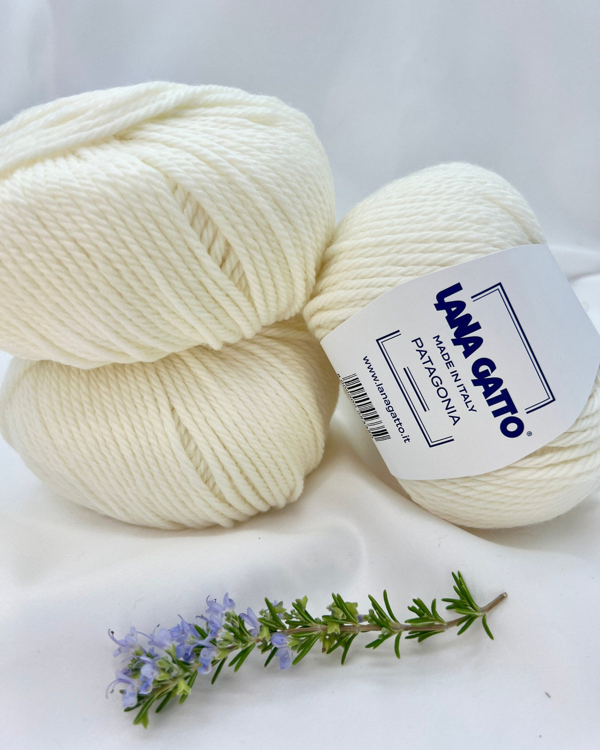 Lana Gatto Patagonia 100 percent pure new wool Italian super chunky yarn from iDOKNiT