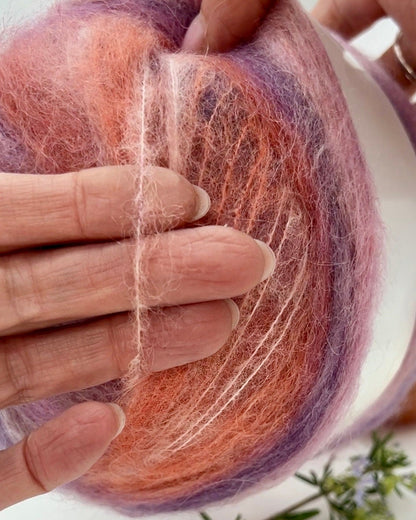 lana gatto sirio alpaca mohair yarn fluffy ball italy
soft alpaca mohair yarn lace weight 450m per 100g
luxury fluffy yarn ball halo texture knitting yarn
mohair alpaca yarn for sweaters shawls scarves
lana gatto sirio close-up soft halo texture