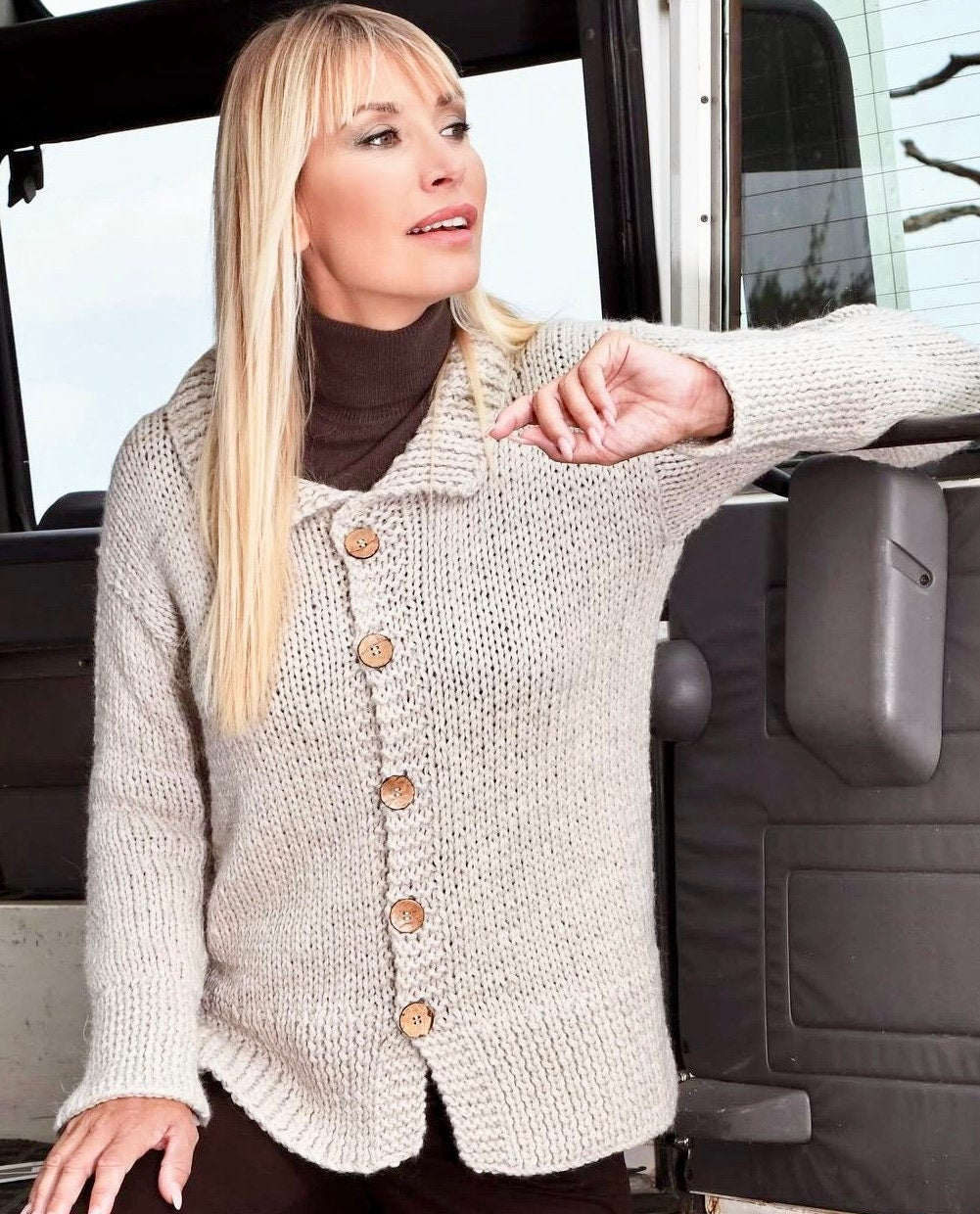 Luxurious iDOKNiT Italian yarn blend of 70% Baby Alpaca and 30% Extrafine Merino Wool in DK weight, featuring a soft halo and plush texture for elegant knitwear.