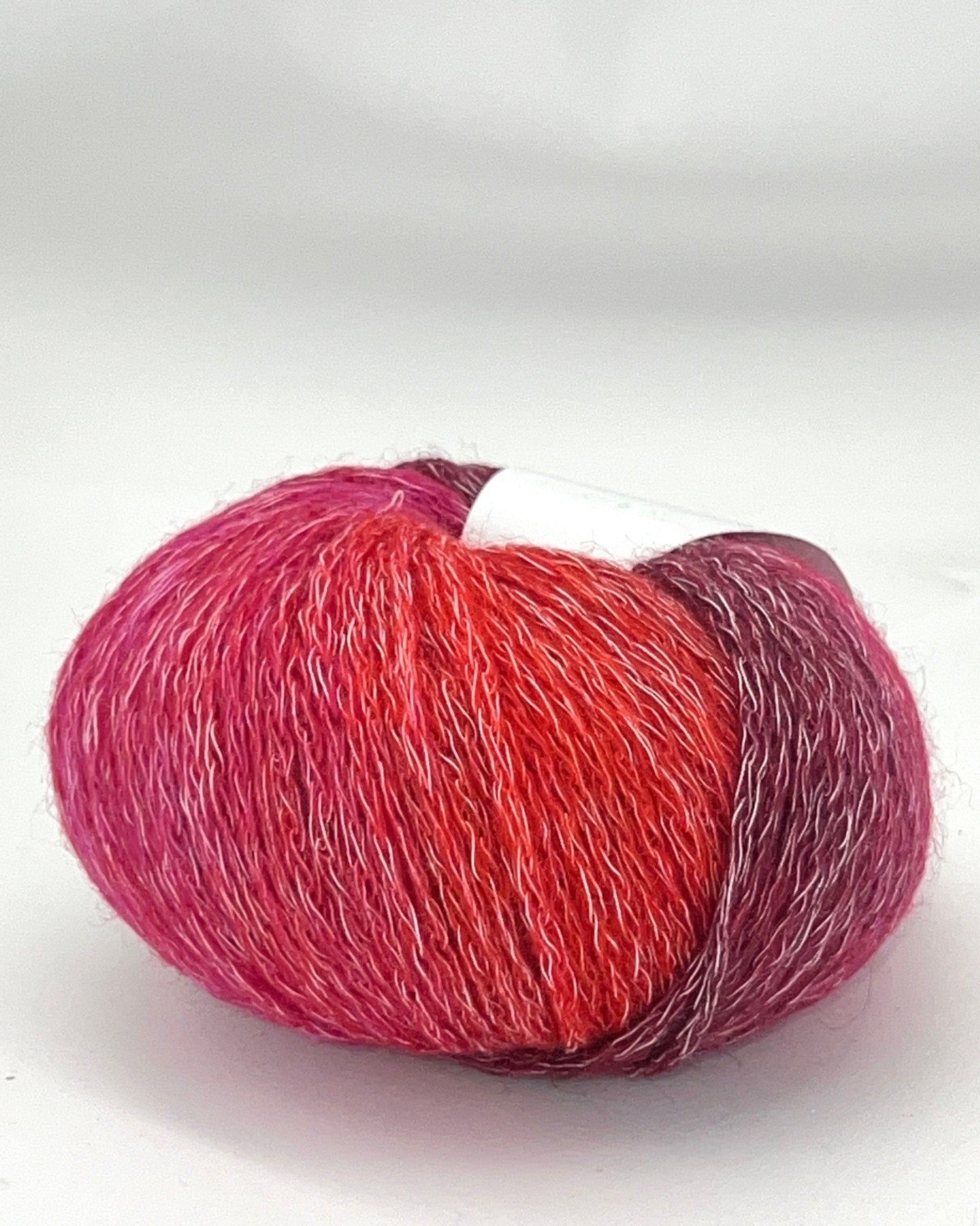 Lana Gatto TEMPESTA wool cotton chainette yarn Italian DK yarn
Luxury Italian chain yarn TEMPESTA soft lightweight knitting yarn
Close up of TEMPESTA yarn showing airy chainette structure
Wool cotton yarn TEMPESTA for sweaters cardigans and accessories
Lightweight structured yarn TEMPESTA for modern knitwear