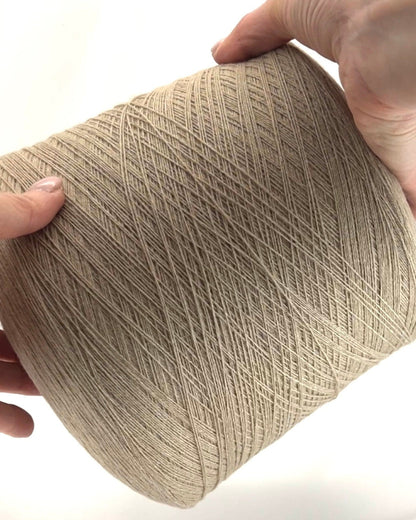 Cashmere merino yarn LEGEND 70 luxury Italian lace weight yarn
Soft Italian cashmere merino yarn cone for sweaters and shawls
Luxury lace weight yarn made from cashmere and merino wool
Italian cashmere merino knitting yarn close up texture detail
Luxury Italian yarn for heirloom knitwear and weaving
