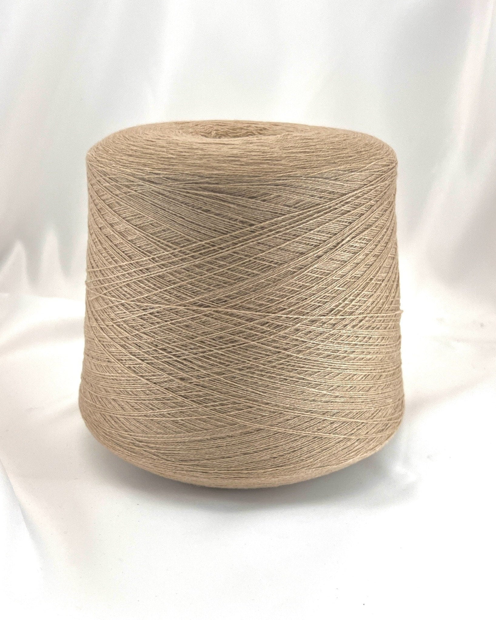 Cashmere merino yarn LEGEND 70 luxury Italian lace weight yarn
Soft Italian cashmere merino yarn cone for sweaters and shawls
Luxury lace weight yarn made from cashmere and merino wool
Italian cashmere merino knitting yarn close up texture detail
Luxury Italian yarn for heirloom knitwear and weaving