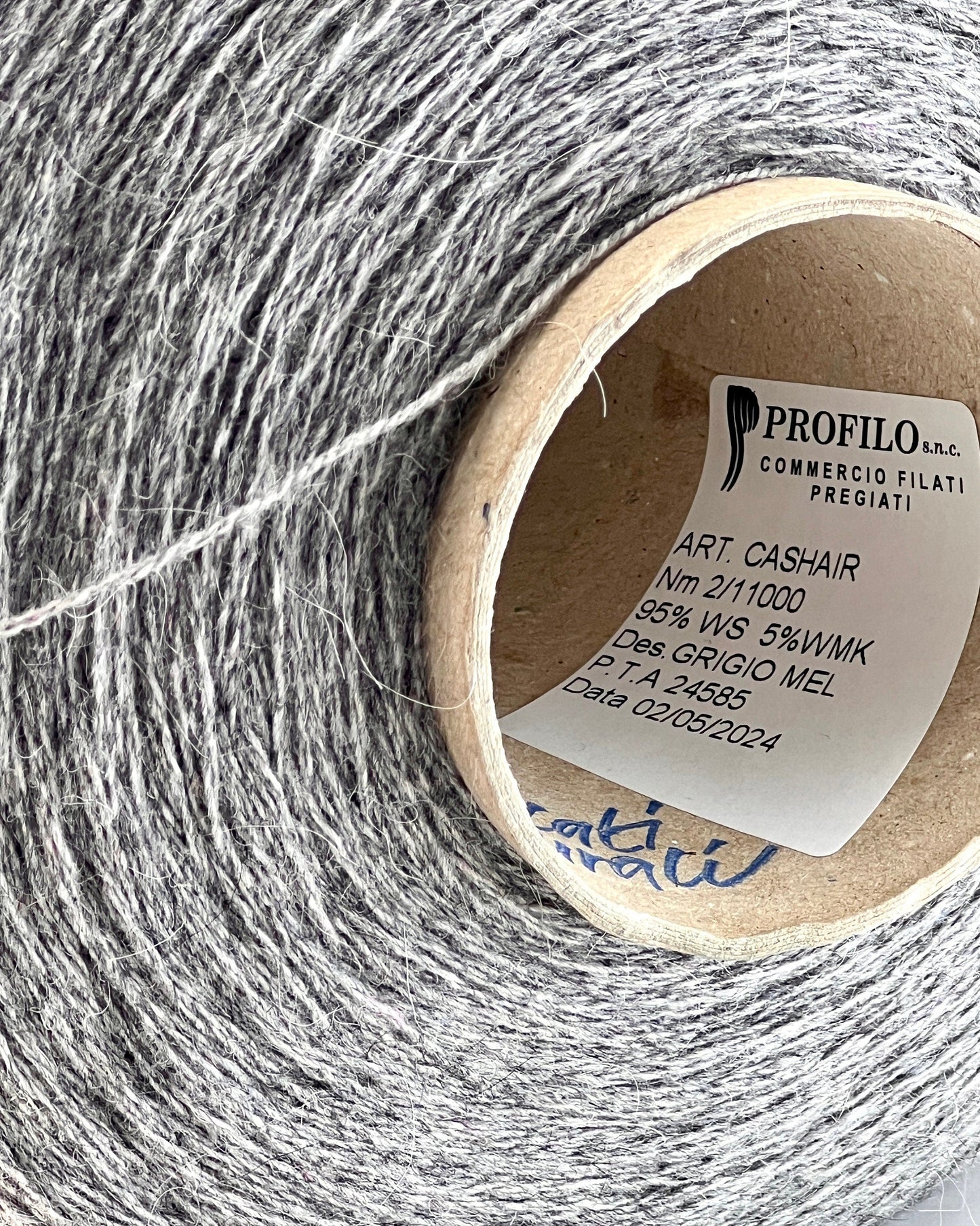 PROFILIO CASHAIR cashmere camel hair yarn in Grey Melange, Italian lace weight yarn for sweaters, cardigans, shawls, and luxury knitwear.