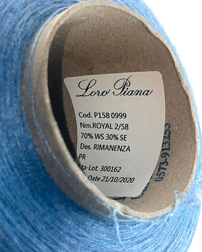 ROYAL 2/58 cashmere silk yarn luxury Italian lace yarn
70 cashmere 30 silk extra fine yarn 2900m per 100g
Luxury cashmere silk cone yarn for multi strand knitting and weaving
Light royal blue Italian yarn close up texture detail
ROYAL 2/58 lace yarn for couture knitting and blending
