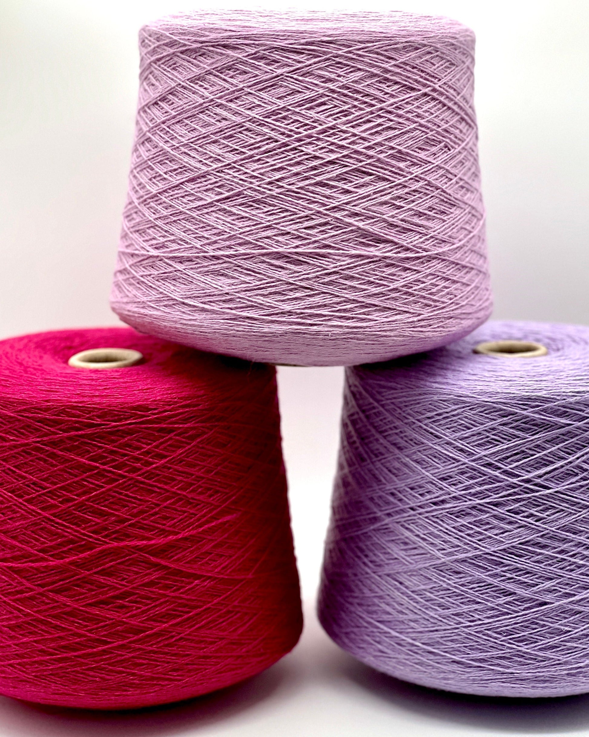 FILCOM RITA cashmere silk lace yarn cone Italy
Luxury Italian cashmere silk yarn 700m per 100g
soft lace weight cashmere silk yarn for shawls and sweaters
high end Italian yarn close up texture detail
FILCOM RITA luxury knitting weaving crochet yarn