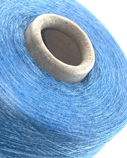 ROYAL 2/58 cashmere silk yarn luxury Italian lace yarn
70 cashmere 30 silk extra fine yarn 2900m per 100g
Luxury cashmere silk cone yarn for multi strand knitting and weaving
Light royal blue Italian yarn close up texture detail
ROYAL 2/58 lace yarn for couture knitting and blending