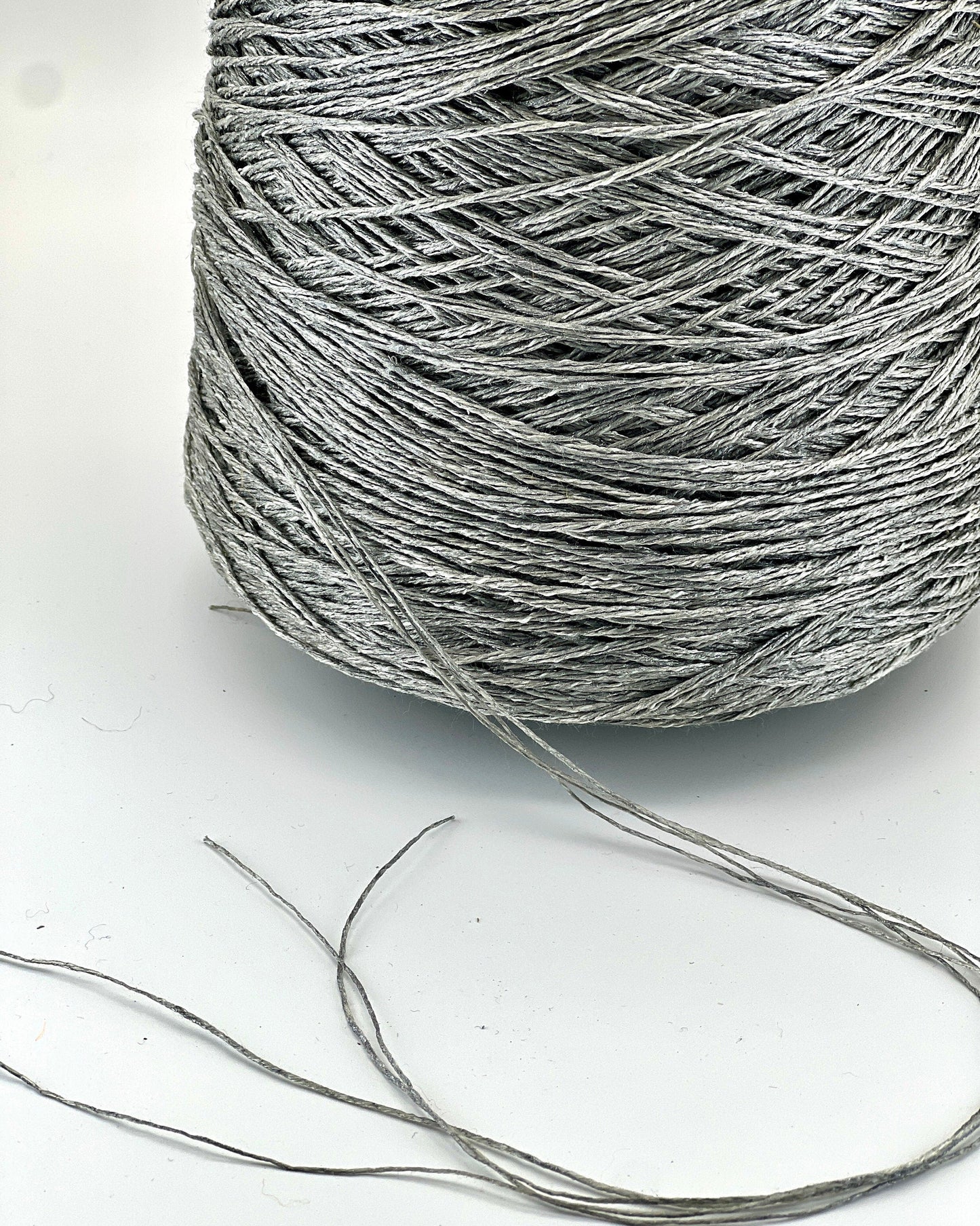 fabiana filippi structured cotton blend yarn italy
fashion house yarn for chanel style jackets
cotton polyester fingering yarn 400m 100g
structured yarn for bags hats tweed fabric
italian designer yarn balls or cones
