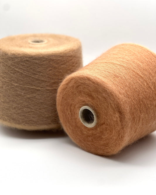 lineapiu geneve super kid mohair yarn italy
luxury italian mohair lace yarn 1500m 100g
soft halo mohair yarn for knitting weaving blending
designer super kid mohair yarn close up
italian lace mohair yarn balls or cones