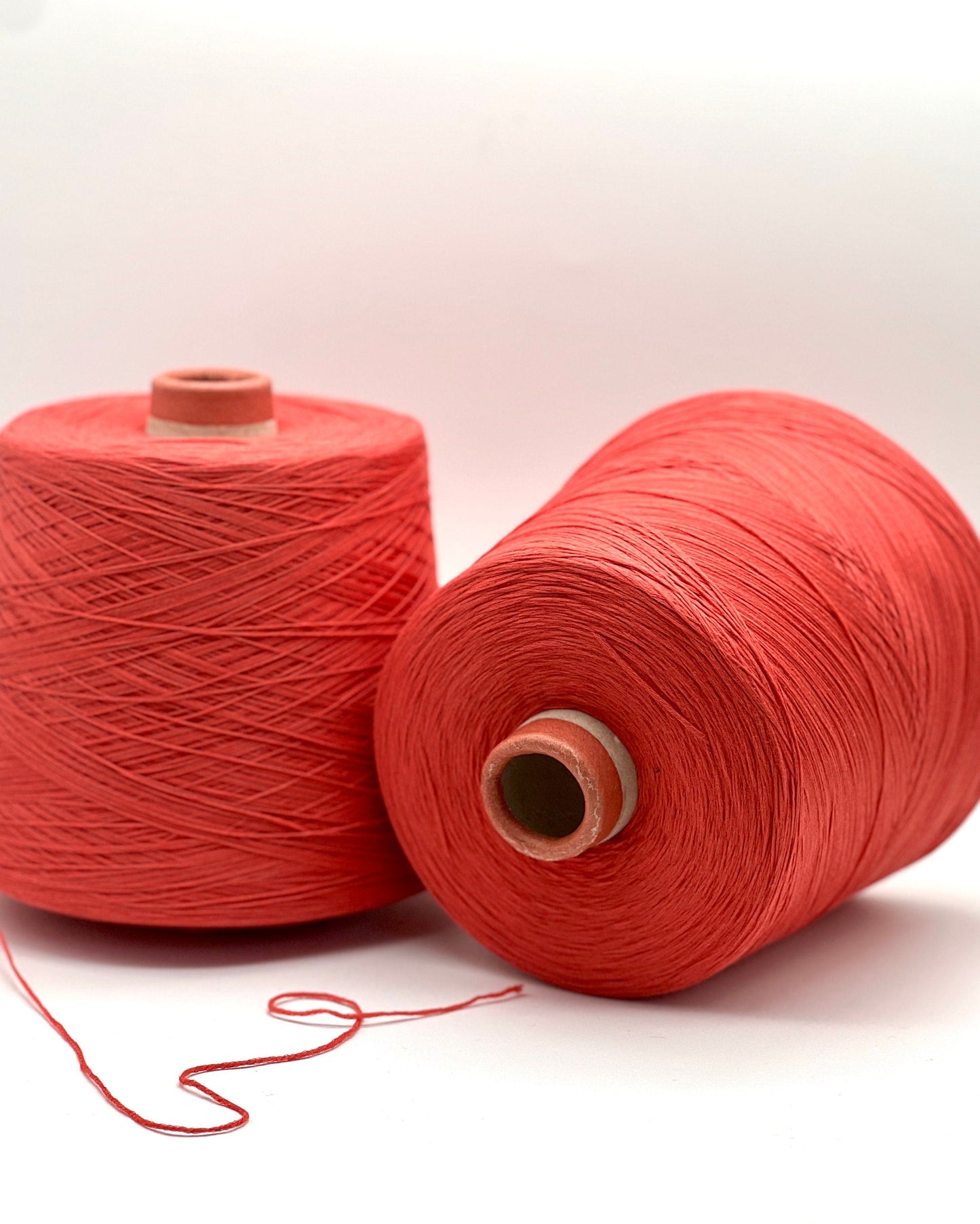 PARK MICRO cotton elastane chain yarn coral Italy
Italian stretch cotton yarn 900m per 100g
LE TRICOT coral chain yarn for tops dresses and crochet
Stretch lace weight cotton yarn close up texture detail
Italian cotton elastane yarn for machine knitting and fashion knitwear