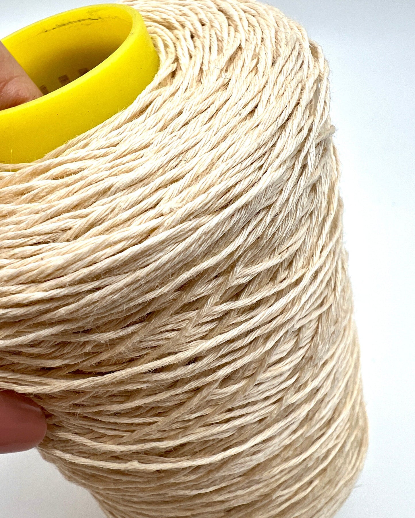 Exclusive iDOKNiT sport weight yarn, LINO by RI.Go Italy. 100% pure linen with an Nm 3200 count, providing 320m per 100g. Authentic Italian-made plant fiber curated by iDOKNiT in classic shades like 954 Black, 955 Beige, and 956 Navy Blue, ideal for durable, breathable summer hand or machine knitting.
