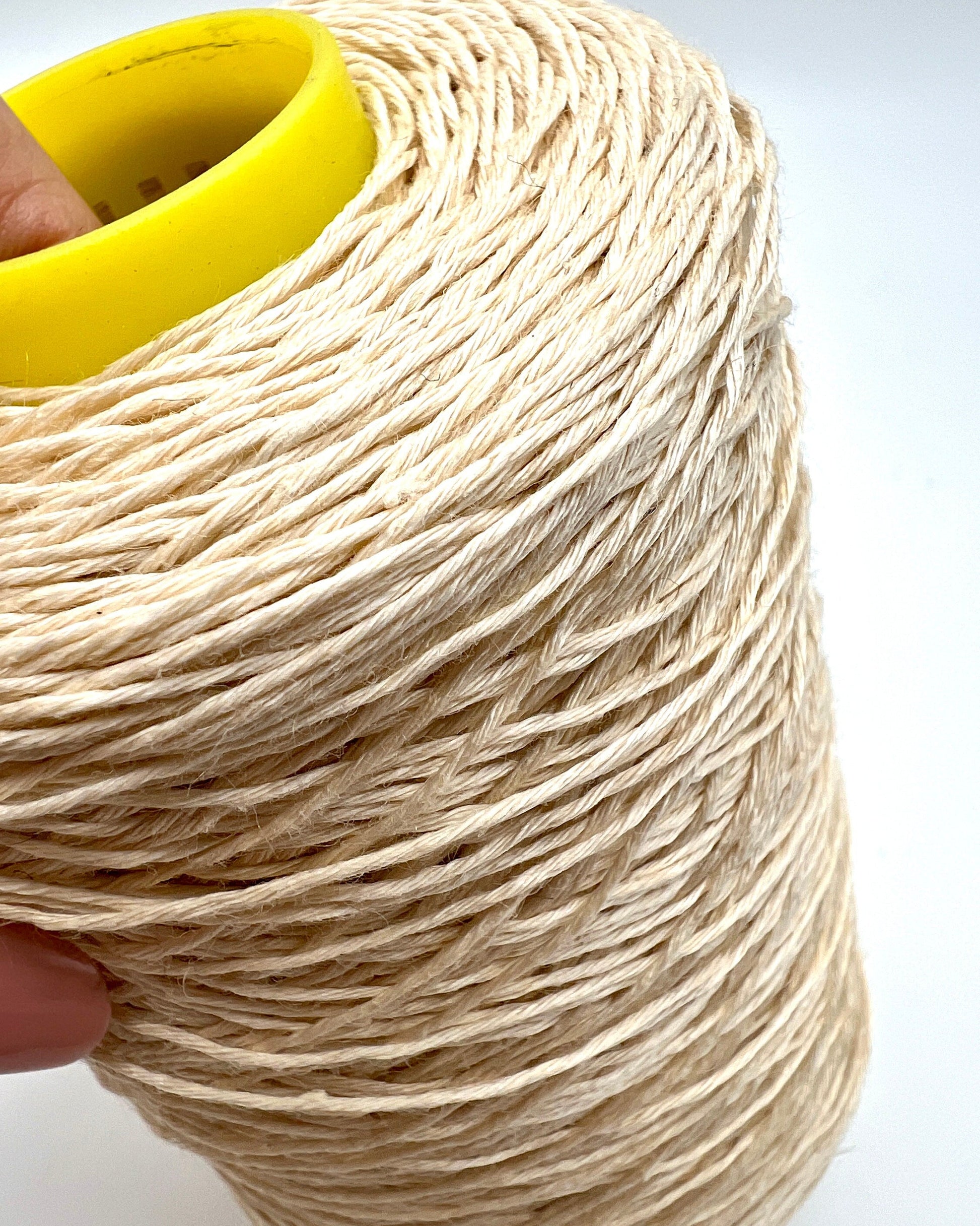 Exclusive iDOKNiT sport weight yarn, LINO by RI.Go Italy. 100% pure linen with an Nm 3200 count, providing 320m per 100g. Authentic Italian-made plant fiber curated by iDOKNiT in classic shades like 954 Black, 955 Beige, and 956 Navy Blue, ideal for durable, breathable summer hand or machine knitting.