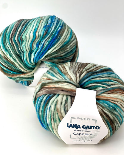 Lana Gatto Capoeira luxurious wool blend super bulky roving yarn from iDOKNiT. Lightweight fluffy Italian-spun multicolor gradient fiber from the Winter 2025 Limited Collection, 100m per 100g skein.