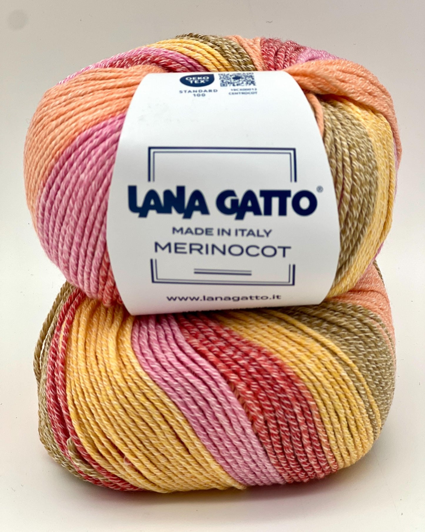 Exclusive iDOKNiT sport weight yarn, Gradient MERINOCOT by Lana Gatto Italy. A premium Italian-made blend of 53% merino wool and 47% cotton featuring a smooth gradient color transition. Providing 125m per 50g ball, this luxury fiber is curated by iDOKNiT for breathable, soft, and artistic garments with natural depth across all seasons.
