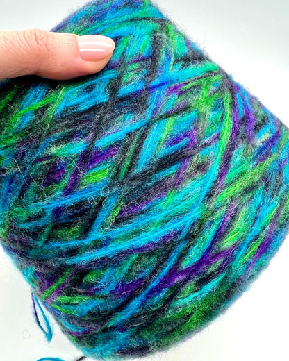 Luxury Italian baby alpaca merino yarn GHOST close up texture
Lineapiu Italia GHOST fluffy cable yarn for sweaters and shawls
Soft airy lace weight alpaca merino yarn made in Italy
Lightweight fluffy yarn for cardigans and modern knitwear
Italian cable yarn with baby alpaca softness and warm halo