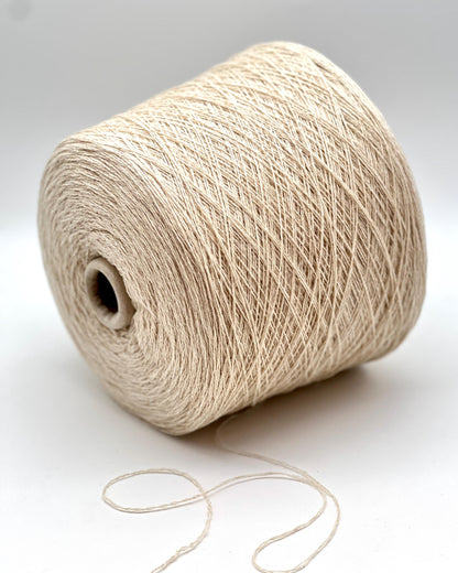 Profilo MATILDA cashmere merino lace yarn cone 750m per 100g
Luxury Italian cashmere merino yarn for knitting and crochet
Soft lace weight cashmere merino yarn cone close-up
Profilo MATILDA Italian yarn for shawls lightweight sweaters and accessories
Cashmere merino blend yarn 15 cashmere 85 merino wool Italy