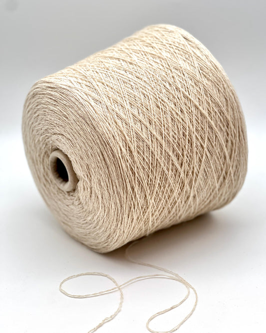Profilo MATILDA cashmere merino lace yarn cone 750m per 100g
Luxury Italian cashmere merino yarn for knitting and crochet
Soft lace weight cashmere merino yarn cone close-up
Profilo MATILDA Italian yarn for shawls lightweight sweaters and accessories
Cashmere merino blend yarn 15 cashmere 85 merino wool Italy