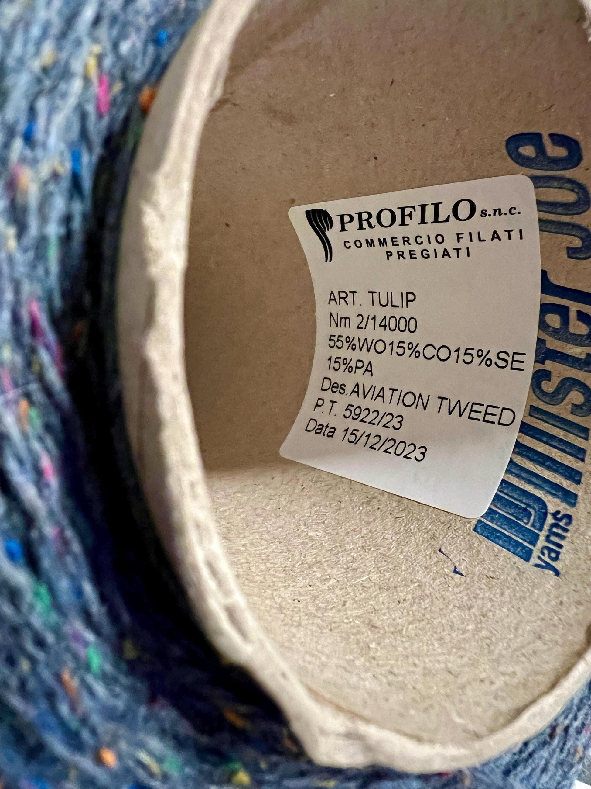 Profilo TULIP colorful tweed yarn made in Italy
Luxury Italian merino silk cotton tweed yarn close up
Soft tweed lace yarn 700m per 100g for sweaters and shawls
Italian tweed yarn with multicolor flecks
TULIP merino silk cotton yarn with refined tweed texture detail