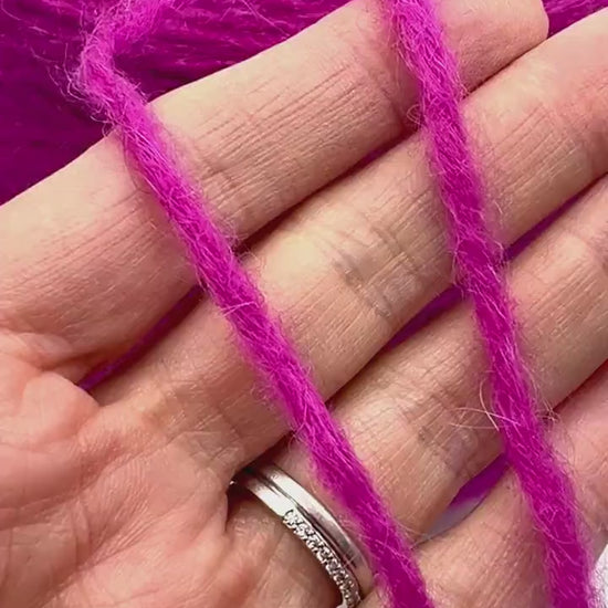 pecci filati inkanto baby suri alpaca yarn italy
luxury baby suri alpaca dk cord yarn 240m 100g
soft airy italian blown yarn for sweaters coats
baby suri alpaca merino yarn close up texture
luxury italian air spun alpaca yarn balls or cones