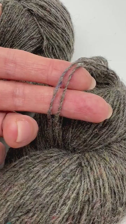 Dundaga Wool 70 Merino 30 Undyed Natural Yarn and Tweed Yarn, Available in Skeins or Cakes, Lace 6/1 Fingering Socks Weight, 420m/100g (459y/3.52oz)