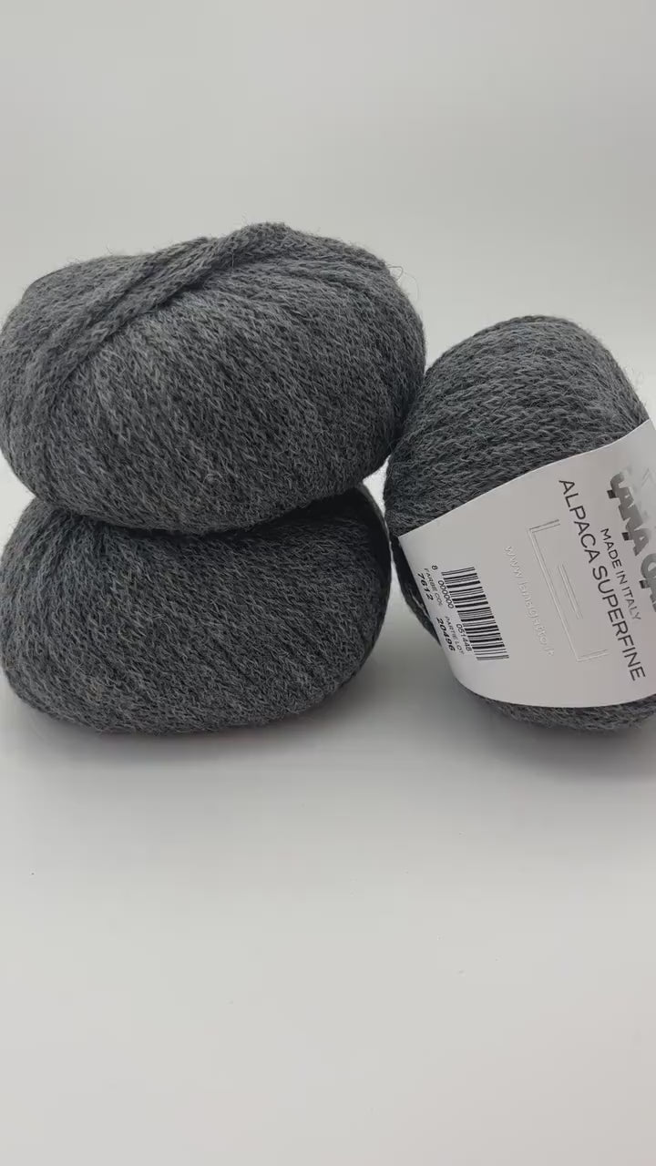 Lana Gatto ALPACA SUPERFINE yarn chunky alpaca cord Italian yarn
Luxury Italian alpaca yarn thick soft texture for sweaters and scarves
Close up of alpaca superfine yarn showing cord structure
Chunky alpaca yarn Lana Gatto soft warm knitting yarn
Superfine alpaca yarn ideal for cozy knitwear and fast projects
