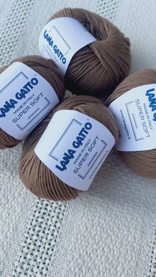 SUPER SOFT, 100% Wool Knitting Yarn, Italian Yarn, Lana Gatto, Great for Machine and Hand Knitting, 50g/125m (137y)