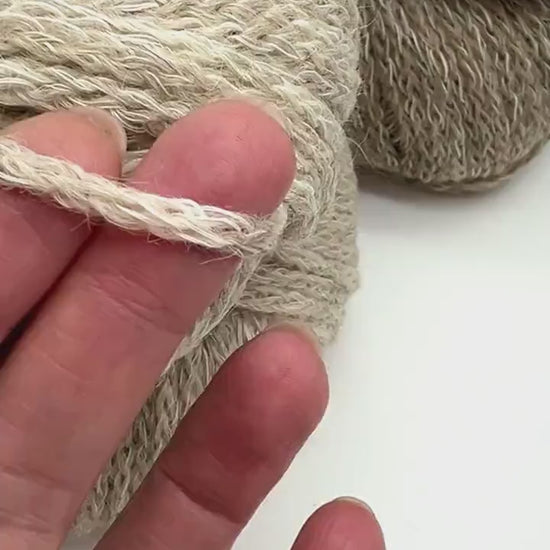 lana gatto cusco chunky chain yarn alpaca wool cotton italy 150m
luxury italian chain yarn lana gatto cusco alpaca wool cotton blend
soft chunky cable yarn for sweaters scarves hats lana gatto cusco
lana gatto cusco marled chain yarn natural beige gray brown tones
alpaca wool cotton chain construction yarn close-up texture italy
