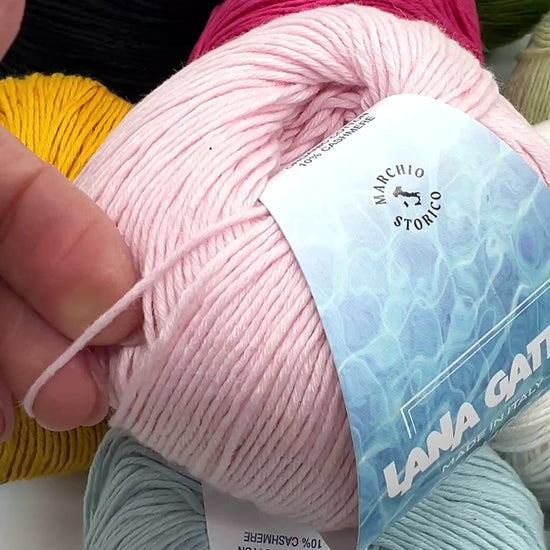 lana gatto cashcot bio organic cotton cashmere yarn italy
luxury italian cotton cashmere yarn 170m 50g summer yarn
soft breathable cotton cashmere yarn lana gatto cashcot bio
premium organic cotton yarn with cashmere soft finish italy
lana gatto cashcot bio sport weight yarn close up