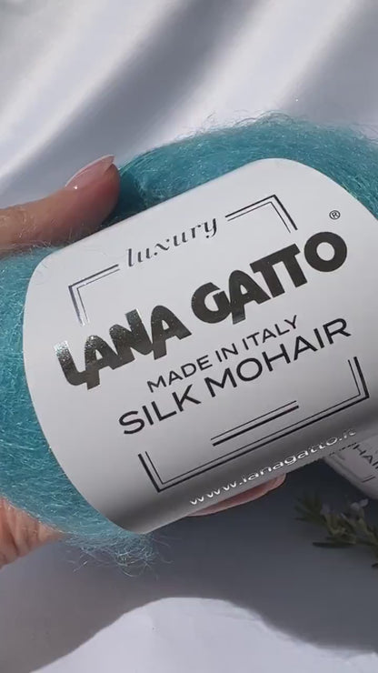 Close-up texture of Lana Gatto Silk Mohair showing soft halo