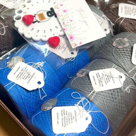 iDOKNiT gift wrapping service with premium wrapping paper and handwritten note