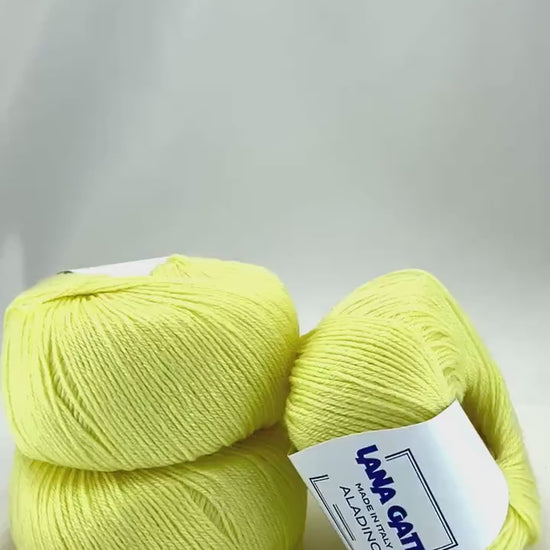 Aladino 50 percent pure new wool 50 percent acrylic shrinkproof fingering weight yarn from iDOKNiT
