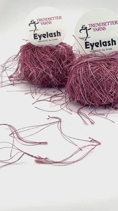 Пряжа для меха, ресниц или помпонов, Trendsetter Yarns, Италия, 20 г/67 м (0,71 унции/73 года)