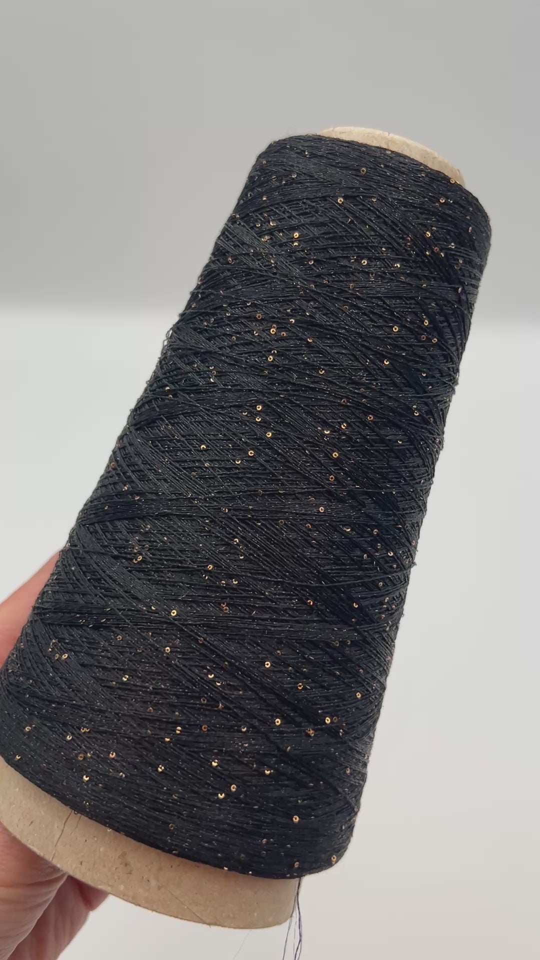 Luxury Italian paillettes lurex yarn by VIMAR 1991
Chanel-style fashion yarn with viscose and paillettes
Extra-fine Italian companion yarn with elegant sparkle
Luxury couture yarn for weaving and knitwear
Soft viscose paillettes yarn on original cone