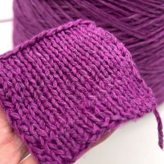 FILCOM SUMMER PUFFO luxury cashmere silk and cotton Italian sport weight chainette yarn for soft summer knitting at iDOKNiT.