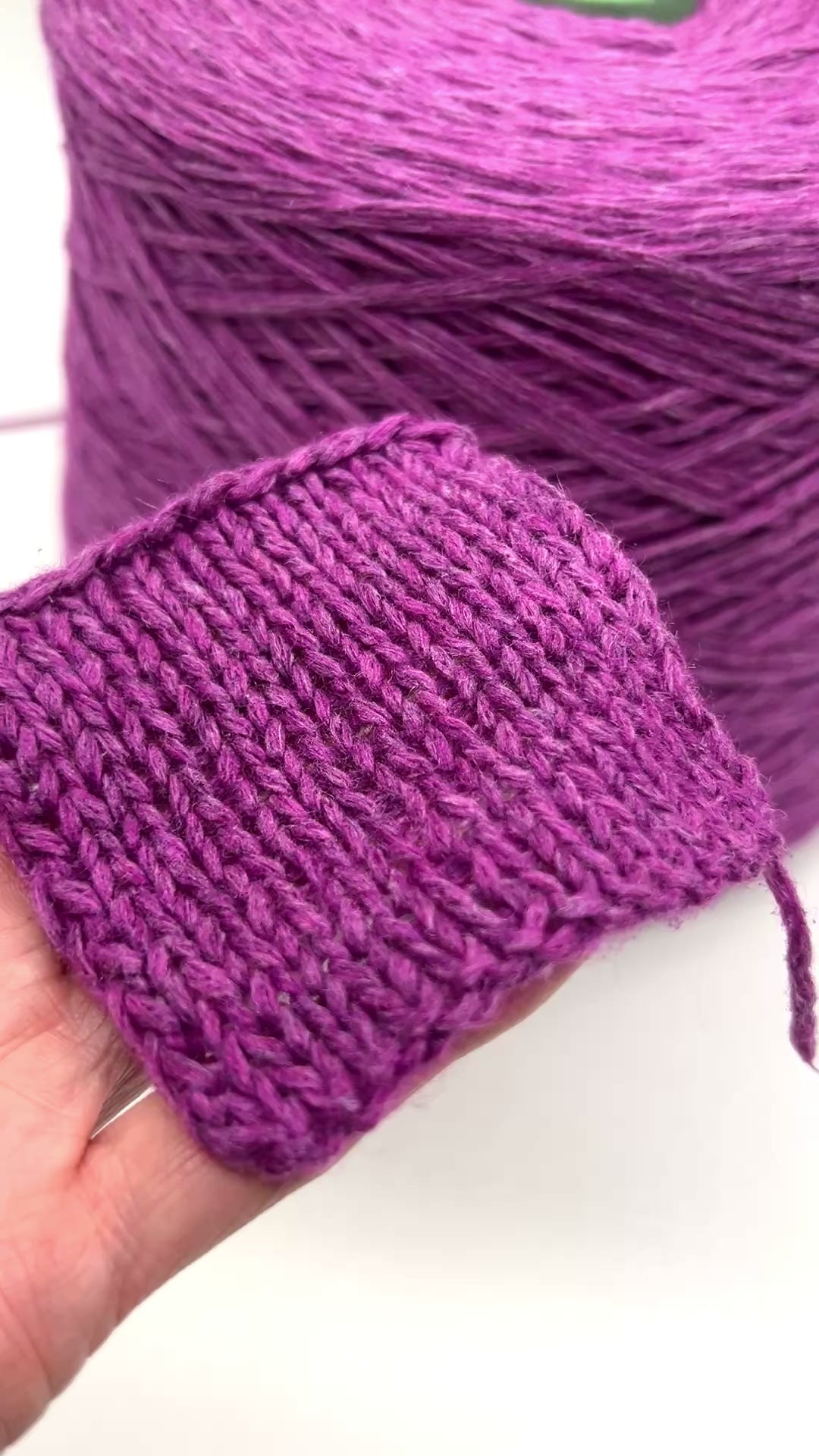 FILCOM SUMMER PUFFO luxury cashmere silk and cotton Italian sport weight chainette yarn for soft summer knitting at iDOKNiT.