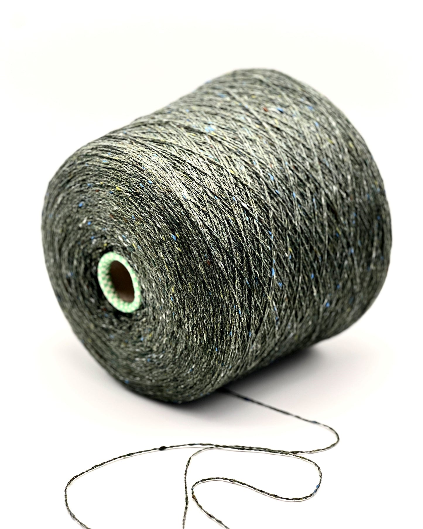 iDOKNiT Cariaggi MALFILE Tweed Italian lace yarn Nm 2/13000, merino cashmere blend with subtle tweed texture, shown in balls and cone format